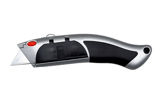 Universeel mes, metalen uitvoering met rubber greep. Zelf ladend, compleet met 10 mesjes, 1 stuk